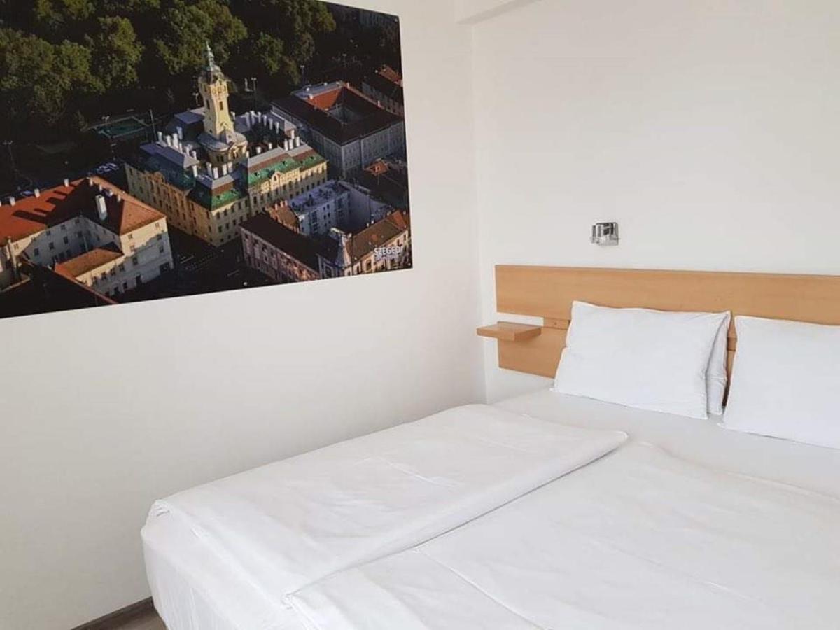 Bed and Breakfast Matyas Panzio Szegedin Exterior foto